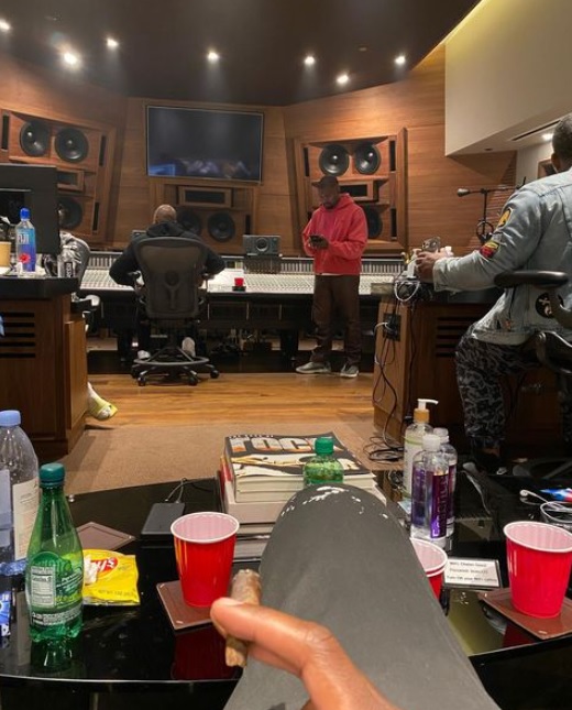 checktherhyme1_'s tweet photo. Conway in the studio with Dr. Dre and Kanye earlier today👀 https://t.co/cFG1hjsZFI