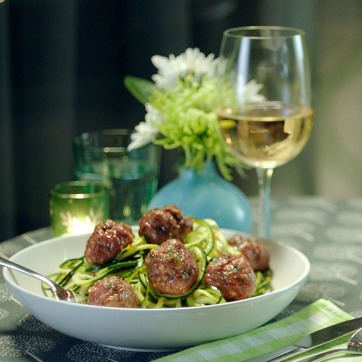 These Zesty Turkey Meatballs with Zoodles have oodles of fresh flavors. bit.ly/2RFwgsH