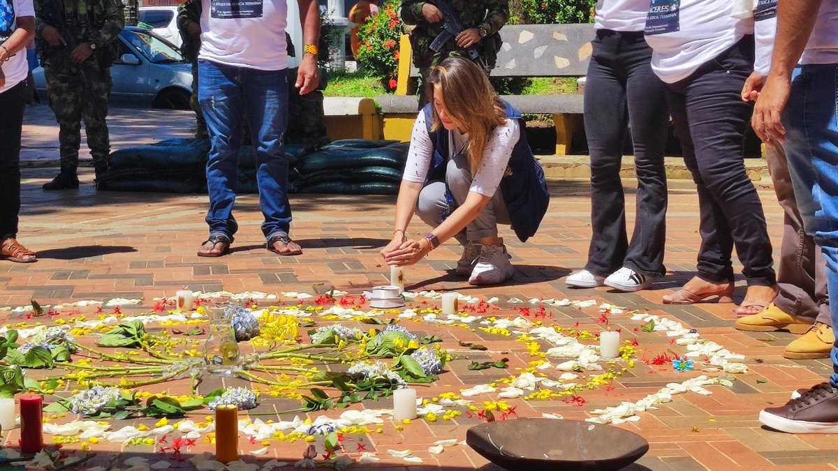 MAPPOEA's tweet photo. Dar con el paradero de las #PersonasDesaparecidas es una obligación del Estado y un derecho de las víctimas.

Hoy reiteramos nuestro apoyo a las iniciativas de búsqueda y a las familias buscadoras en su derecho de la verdad.
#YoApoyoALaBúsqueda https://t.co/b4Hh66nd4h