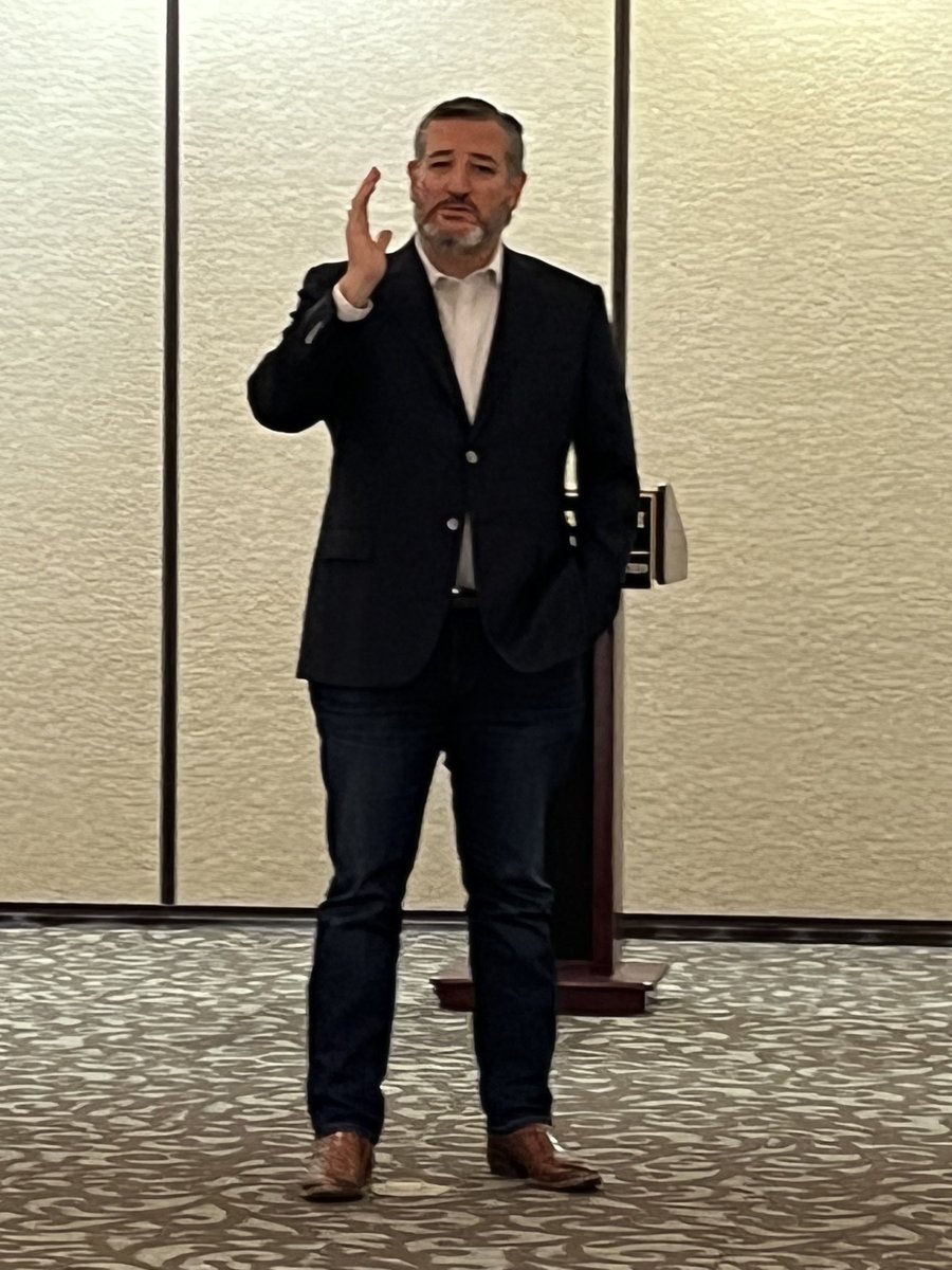 txvaughan's tweet photo. It was great to have ⁦@SenTedCruz⁩ speak to the I-27 Advisory Committee &amp; Ports to Plains Board today in Lubbock. Great supporter of West Texas! https://t.co/u0YU4rcpl5