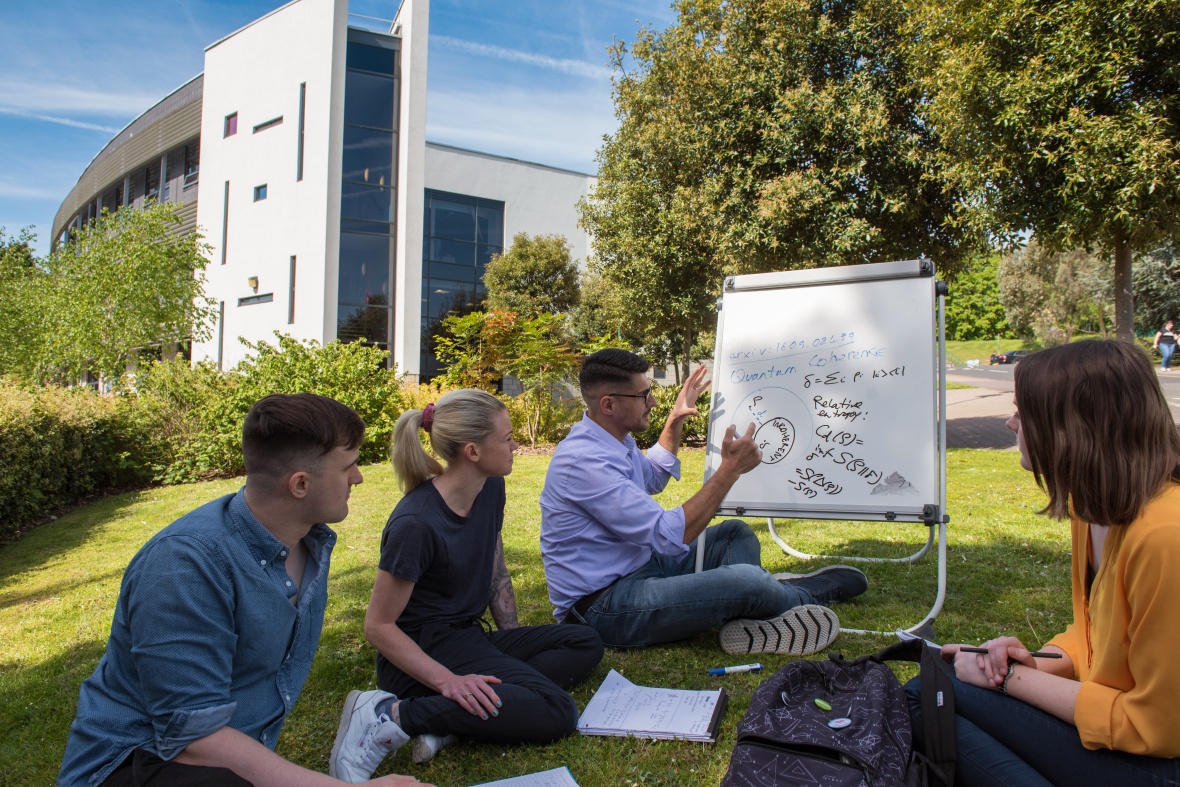 GerardoAdesso's tweet photo. Nottingham Research Fellowships and Anne McLaren Fellowships are open again! At @UoNMaths we are recruiting the leaders of tomorrow. Applications in Quantum Info and related areas are welcome. See: https://t.co/x1TZaZxrJW and send your CV and EoI by Oct 6: https://t.co/bYMTeDHPmM https://t.co/Hrm6pJzyrp