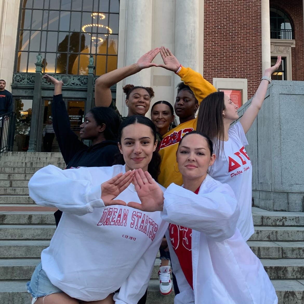 ⭐CHAPTER SPOTLIGHT⭐: <a href="/dstbetapsi/">Beta Psi</a> 🔺

"I am proud and honored to be a part of this chapter because I love to be surrounded by women with like values and a drive to uplift not only the black community, but the world."

#gobeavsgogreek #fraternityandsororitylife #osu