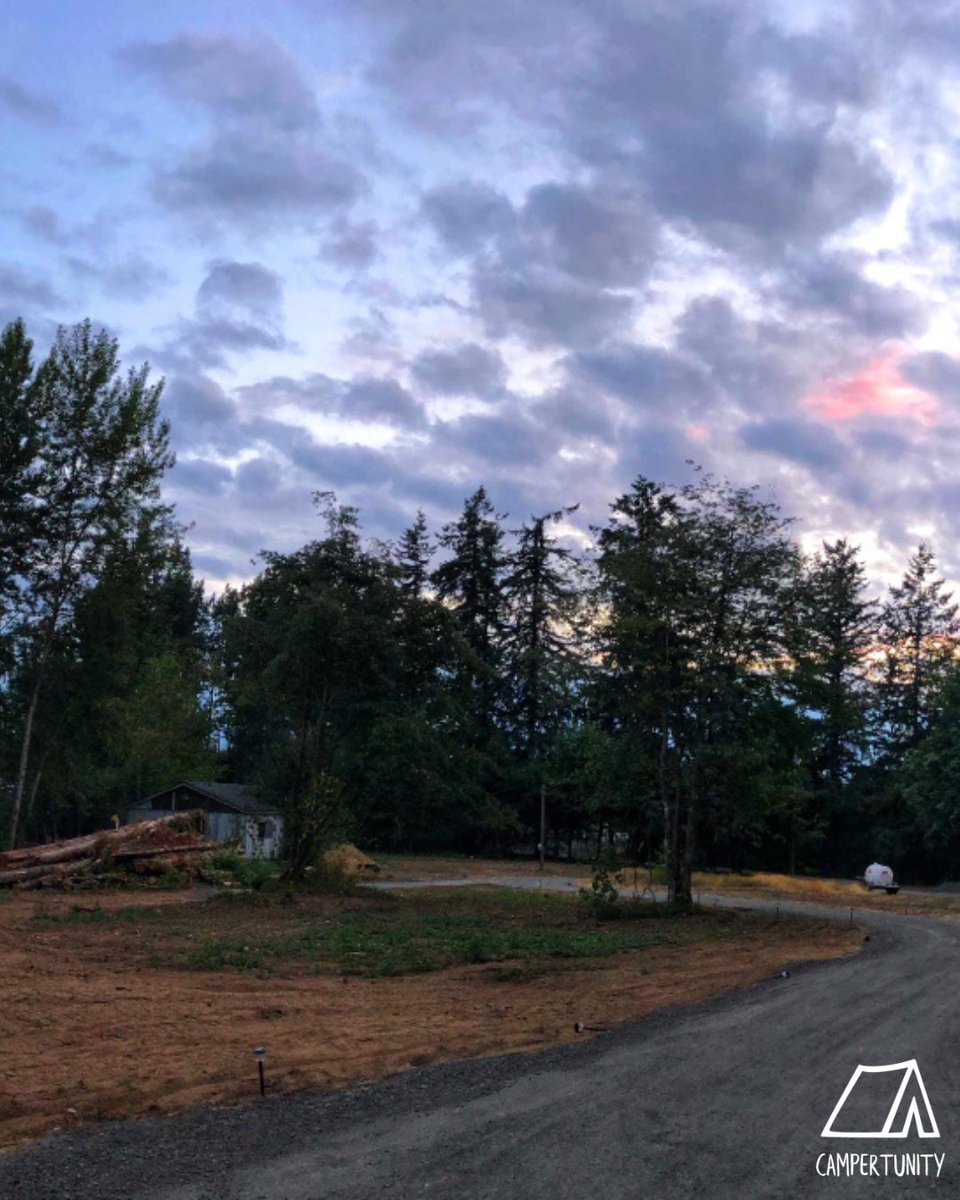campertunity's tweet image. HerStory Farm is a place you can definitely stop to smell the flowers🌸⁠
⁠
Check out this beautiful hideaway before summer ends!!⁠
😊🧡⛺️

#campertunity #longweekend #makememories #camping