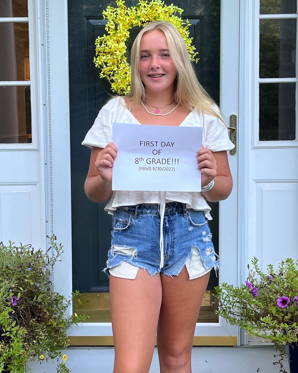 msd8372's tweet photo. And they’re off…Senior, Sophomore and 8th Grade. Have a great year ladies! https://t.co/EqkhRAJd18