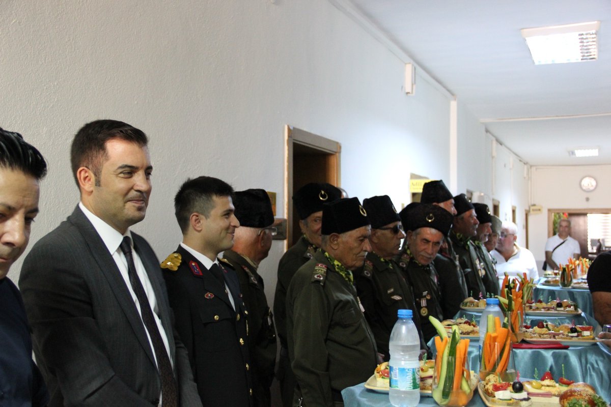 🇹🇷

#30AğustosZaferBayramının100üncüYılı Kutlama Programı münasebetiyle, Kaymakamlıkta tebrikat töreni düzenlendi. Tebrikat törenine; Protokol, Kamu ve Sivil Toplum Kuruluşu Temsilcileri ve Vatandaşlarımız katıldı.

#Manavgat