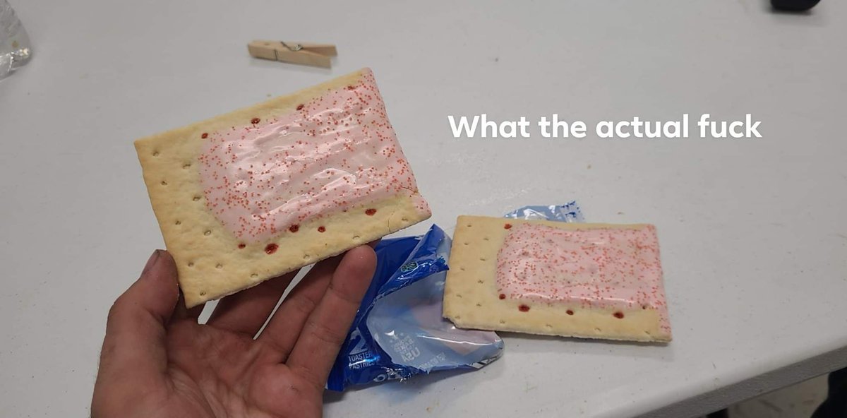 Legojake94's tweet photo. @PopTartsUS have y'all just completely given up or what? At least change the art on the box. I'm sick of this false advertising https://t.co/eB4F2fqy2o