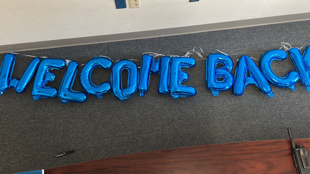 DMindess's tweet photo. #mindess. Our PTO rocks. Thanks for the welcome back decorations! https://t.co/0OFIKja9on