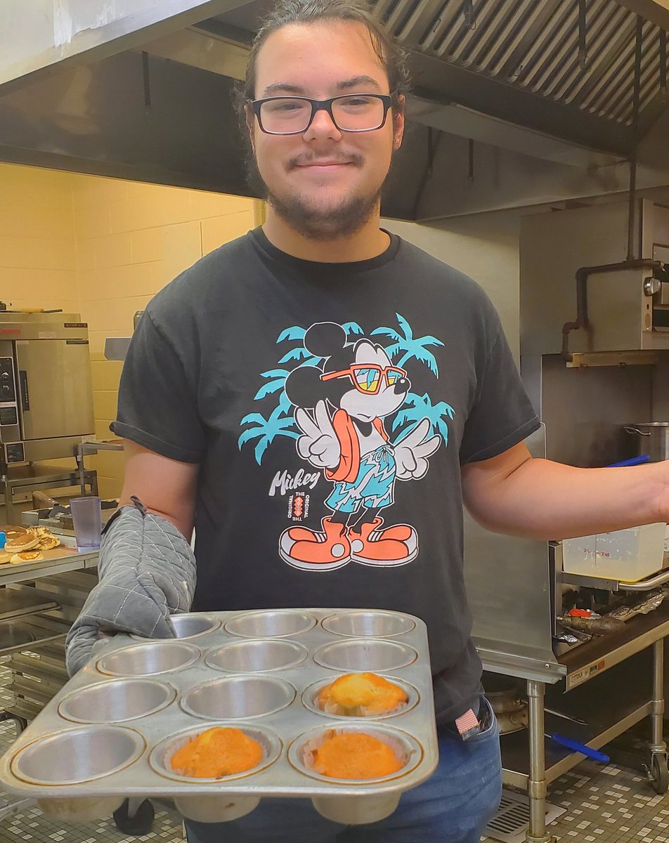 kimbgass's tweet photo. Beginning Culinary students living their BEST Life in Breakfast Lab this morning! #intentionallearningGTC
#HappykidsLEARNBig @ChefDani76 @GreeneTechCtr @aaronflanary @GreenevilleCity @GreeneCoSch https://t.co/mNha0TLRKp