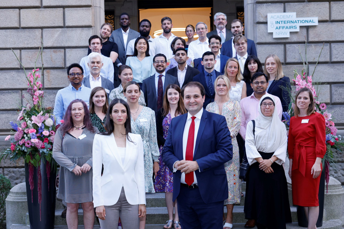 aia_nrw's tweet image. &quot;We are delighted to welcome Minister @n_liminski!&quot;, says Dr Mayssoun Zein Al Din. Reception at the #AIANRW on the occasion of the Summer Academy &quot;The Geopolitics of Disinformation - Social Media and International Relations&quot;. @MBEI_NRW #Bonn #NRW More: t1p.de/akixj