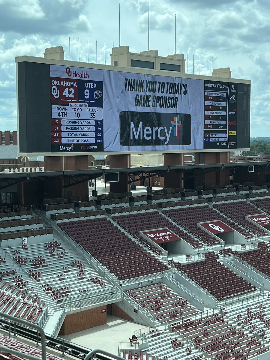 joey_helmer's tweet photo. The scoreboard seems to be functioning. https://t.co/srJ5HPQbYN