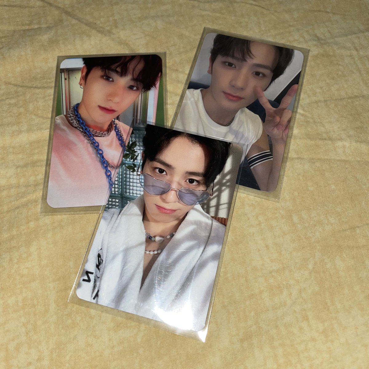 nadal_anx's tweet photo. hyunjae is finally home! thank you so much for these pretty pcs~ #CMPKfeedbackS @CMPKShop https://t.co/J90P6Nf3x4