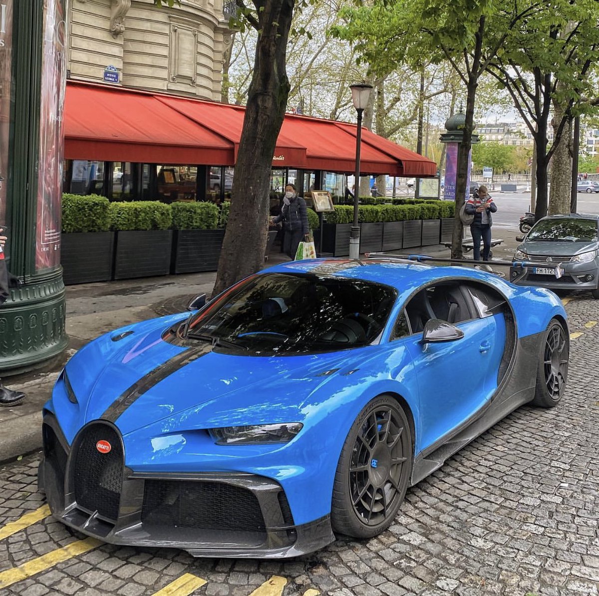 carpxrnpicx's tweet photo. Chiron Pur Sport https://t.co/rwVkXbDqG5