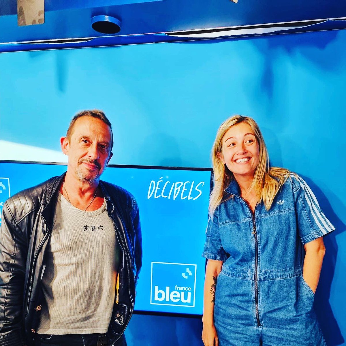 EmilieRadioFr's tweet photo. Merci Eric Serra @RXRAofficial  d’être passé par le studio de #DécibelsFB @francebleu 💙🐬 Bonne tournée de ciné-concerts! https://t.co/OByA5uE1J7 https://t.co/2KJrBgxG94