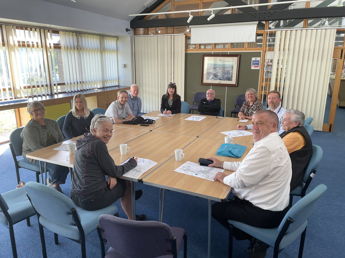 Earlier today, Members and Officers @dgcouncil met with community representatives from Locharbriggs and Heathhall to discuss options for 20mph speed limits to be introduced/extended - strong support to ensure safe routes in our local communities #Engagement #Empowerment