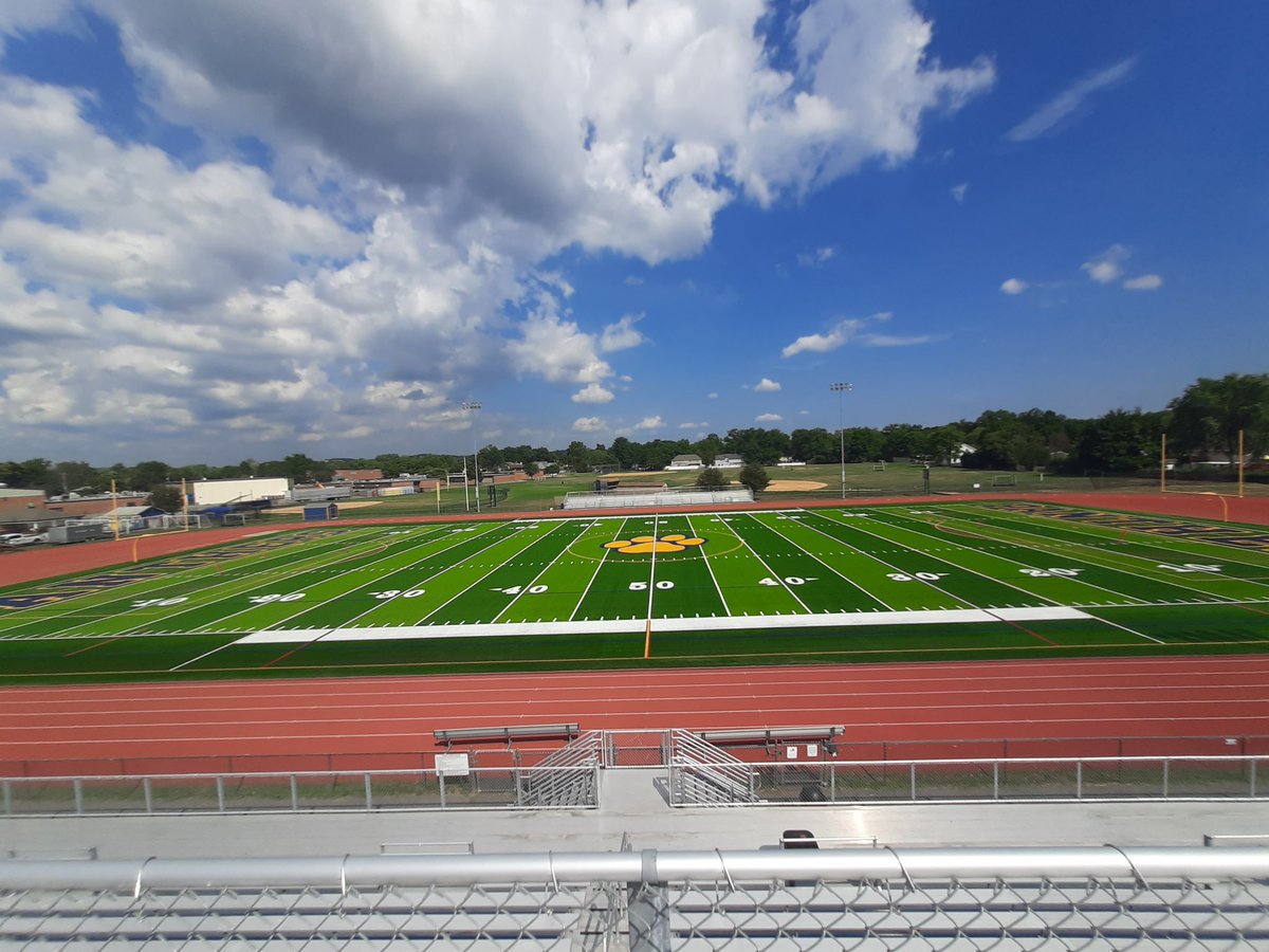 dwightandersen6's tweet photo. Stadium field ready for Friday night https://t.co/qBsIi5Lgrg