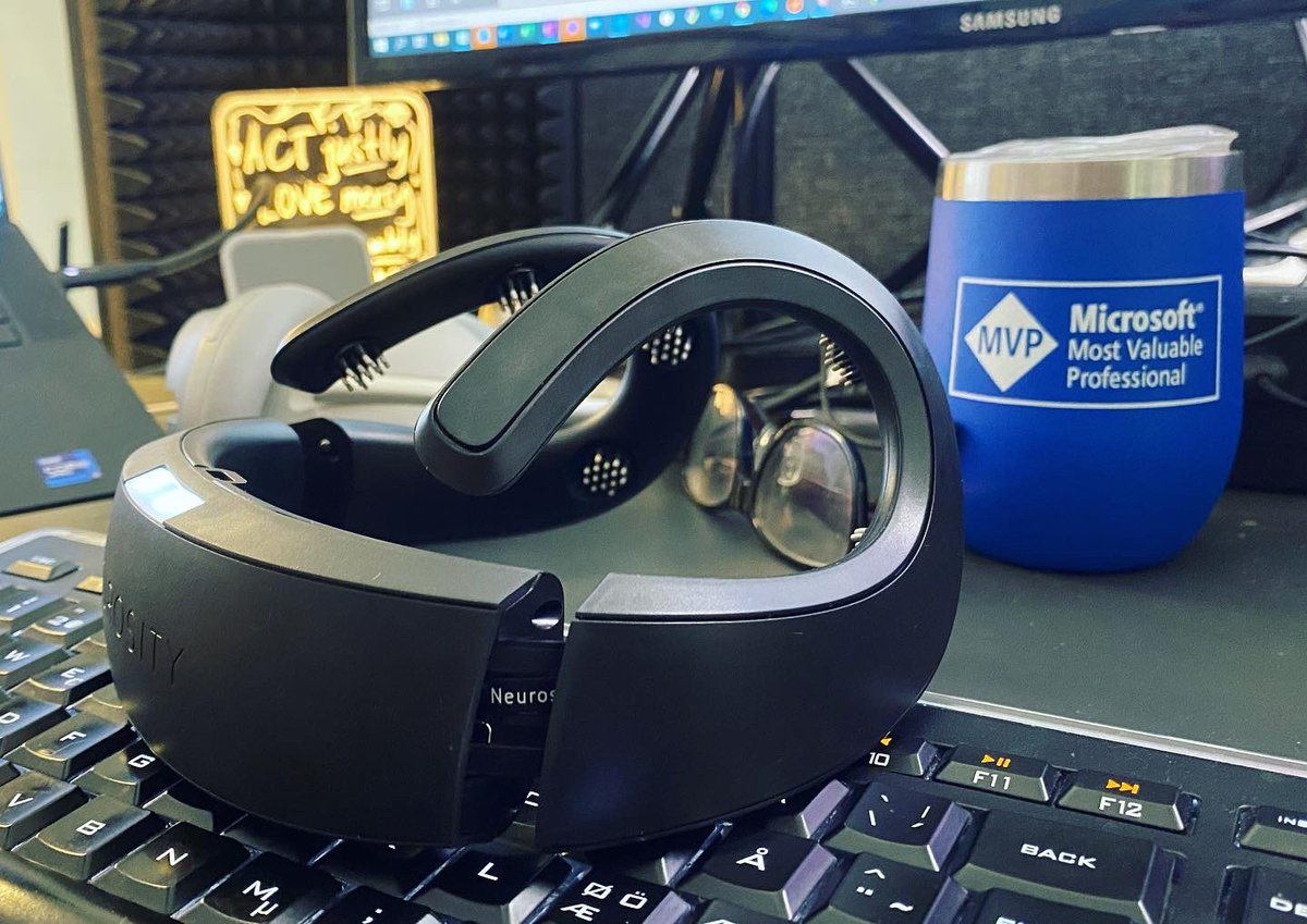 cjkodare's tweet photo. I recently got my @neurosity CROWN and looking forward to use it, test it and do some programming with it! 👩🏻‍💻

TED talk related to this https://t.co/yJMrgLBOvv

#neurositycrown #gadgetsforprogrammers #shiftintofocus https://t.co/0PS4aAouGp