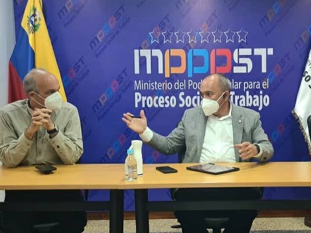 FranklinRondo20's tweet photo. Desde la Mesa Téc. Nac. de Trabajo, la CBST-CCP en reunión con el Min. del Trabajo, Min. de Planificación y el Tesorero de la República en franco desarrollo de estrategias laborales que beneficia a la CLASE OBRERA  @NicolasMaduro @Nahumjfernandez @luismarcanos @EstatalesCLATE https://t.co/chiGjaSQUP