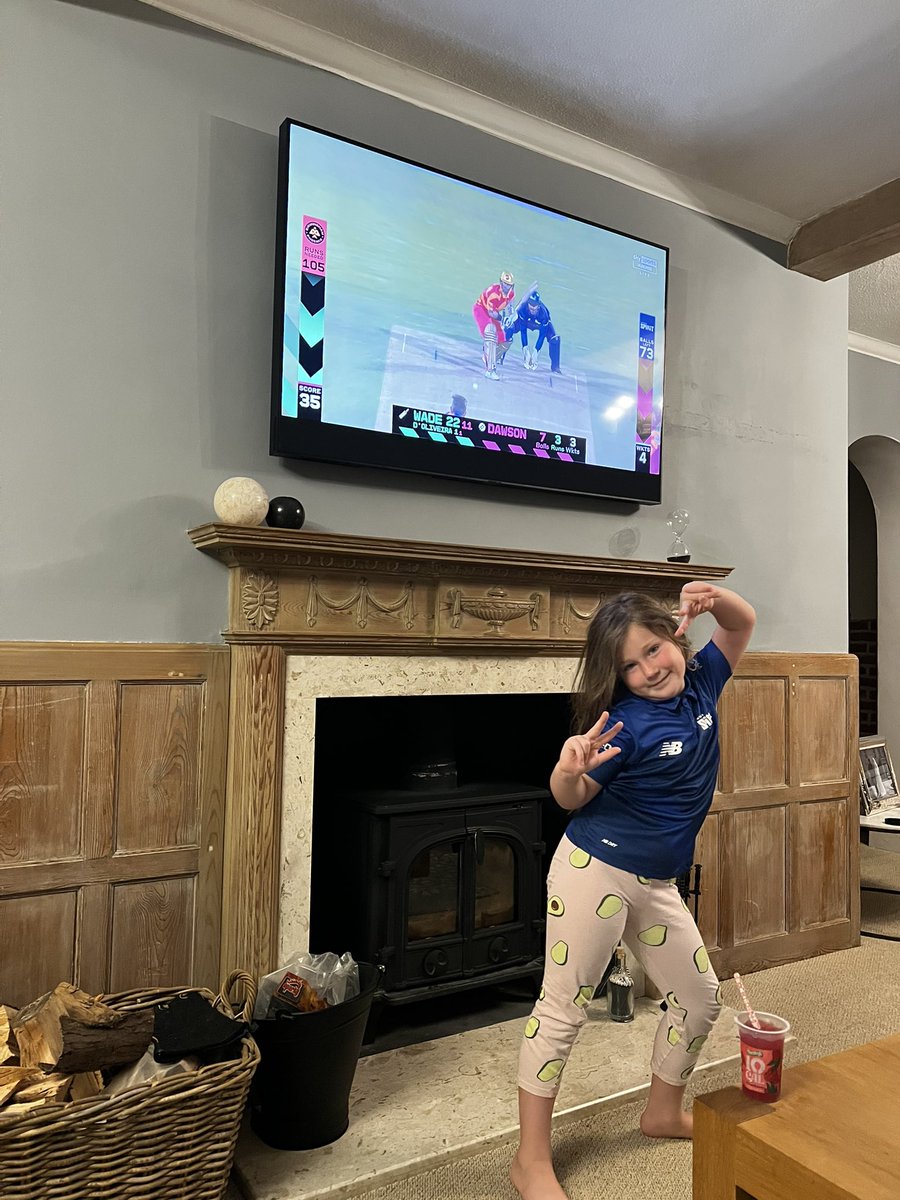 Clara cheering on #londonspirit <a href="/thehundred/">The Hundred</a> in all her gear! <a href="/HomeOfCricket/">Lord's Cricket Ground</a> #thehundred