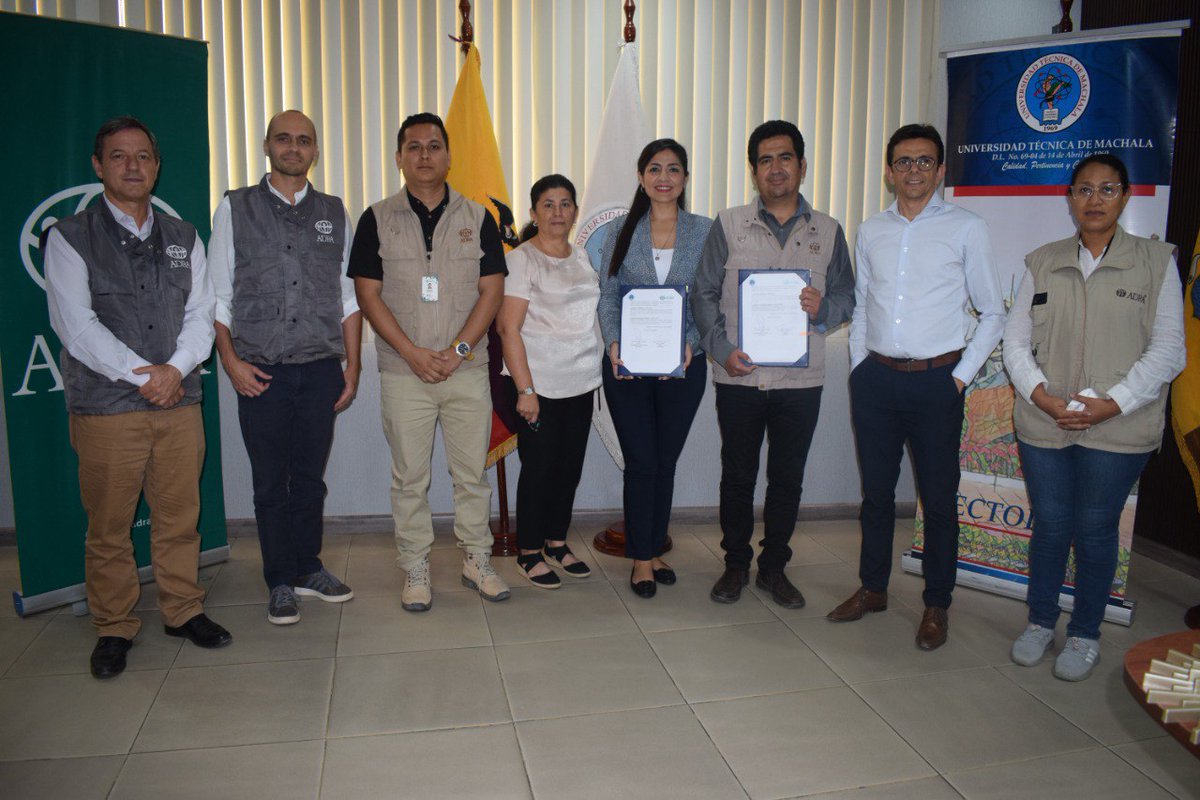 📢📢📢📢
#FirmadeConvenio ✍️

Nuestra directora de Vinculación, Anita Moscoso, en representación del señor rector <a href="/jhonnyperezro1/">jhonnyperez</a>, recibió a la delegación de <a href="/ADRAEcuador/">ADRA Ecuador</a>, con quienes se suscribió un convenio marco de cooperación interinstitucional.