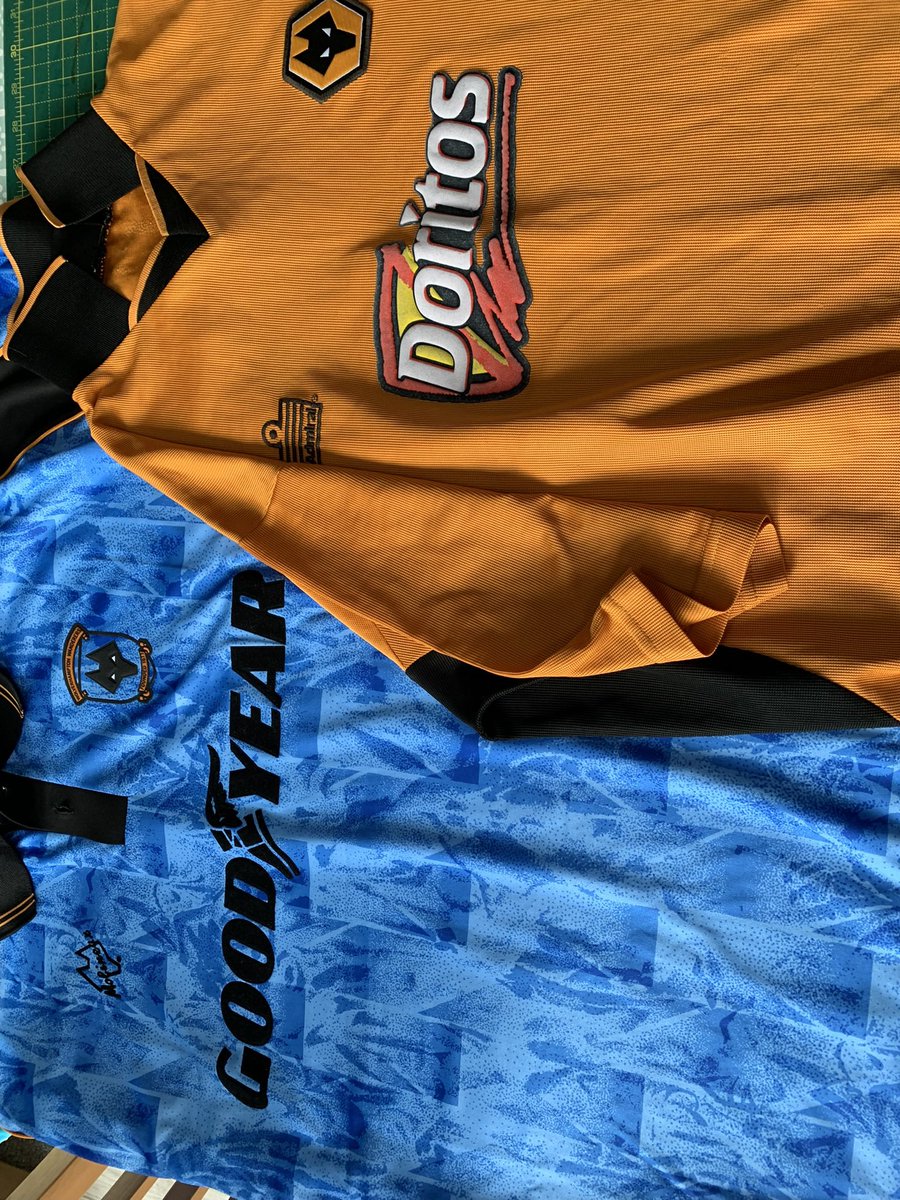 mandyfal1969's tweet photo. Reversible WWFC bucket hat 🐺🧡🖤 https://t.co/rehTMyRUqJ