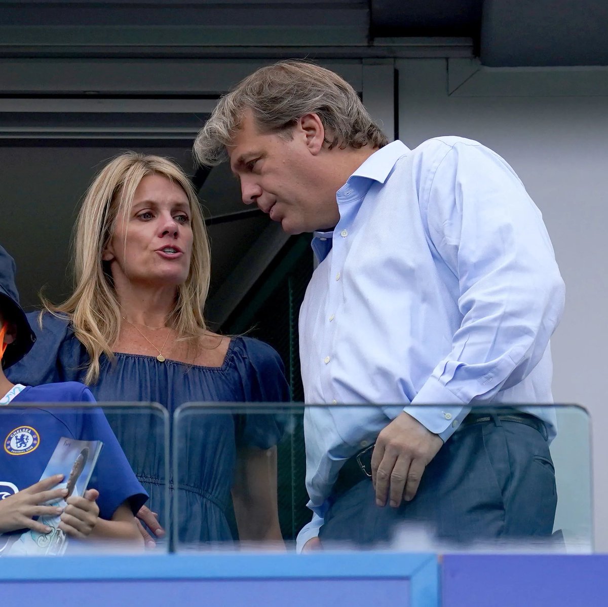 ODDSbible's tweet photo. “Have you seen my wallet dear? We just conceded to Southampton so I better buy some more defenders” https://t.co/ePZGXt6YtA