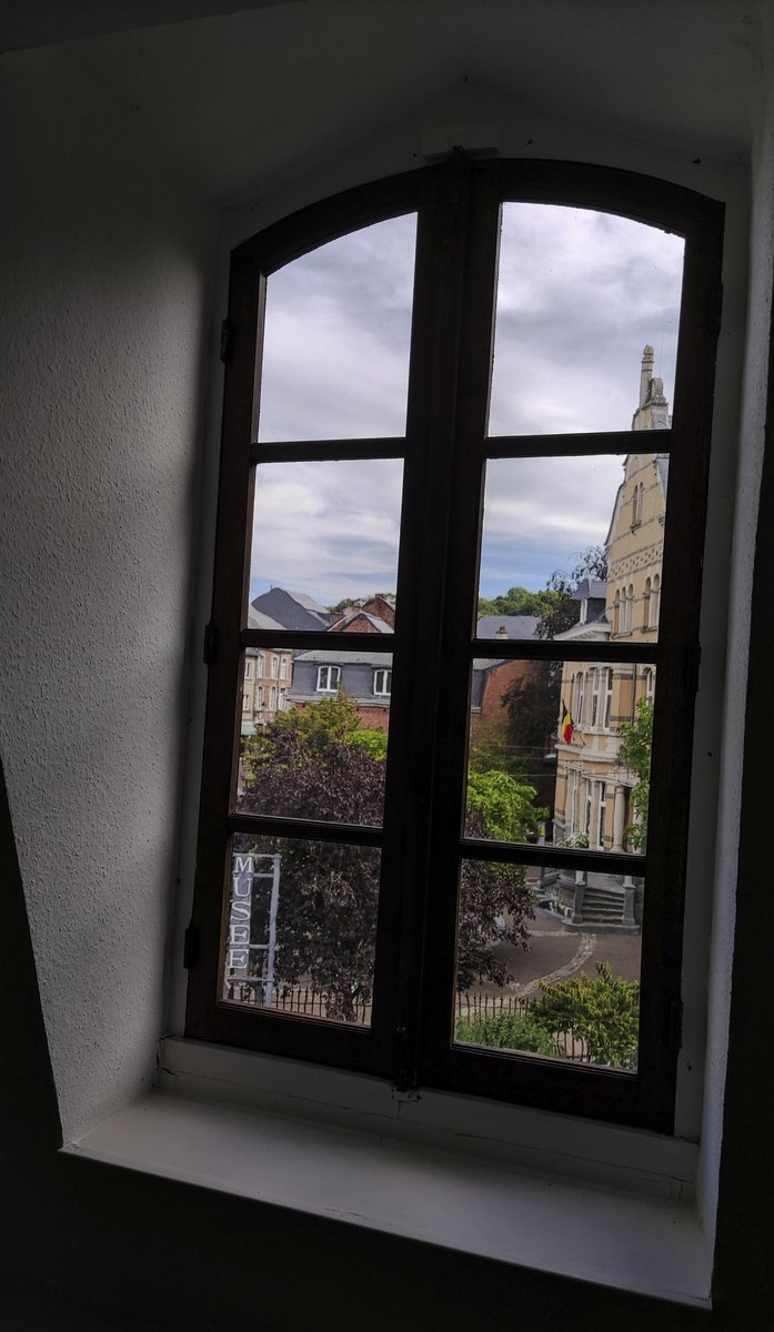 EmilieMontreal's tweet photo. Abritées dans une demeure séculaire, les collections régionales du Famenne &amp; Art Museum mènent le visiteur de l’époque mérovingienne à la Belle-époque. Elles relèvent du domaine de l’archéologie, de l’ethnologie, des arts 🖼️ et de l’artisanat 🏺
#famenne #visitwallonia https://t.co/AzXizsISOl