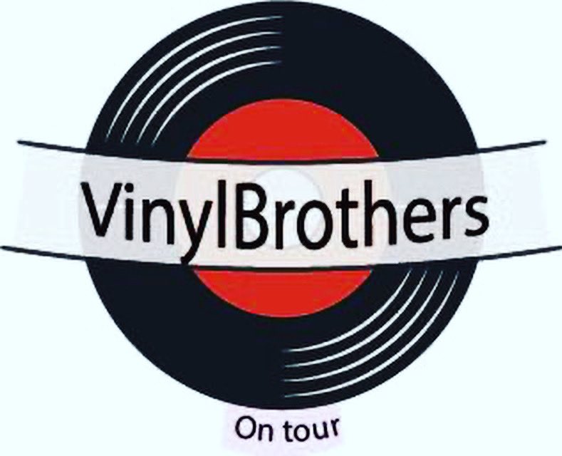 DerkJL's tweet photo. Zaterdag 17 september @cafedestier #vinylbrothersontour #vinylonly Eibergse najaarskermis ‘22 #Aalt #Dick We starten om 21.00 uur. Dus; 💃🏻🕺🏼🎤🎧🎼🎺🎸 https://t.co/GiSMo1aC0G