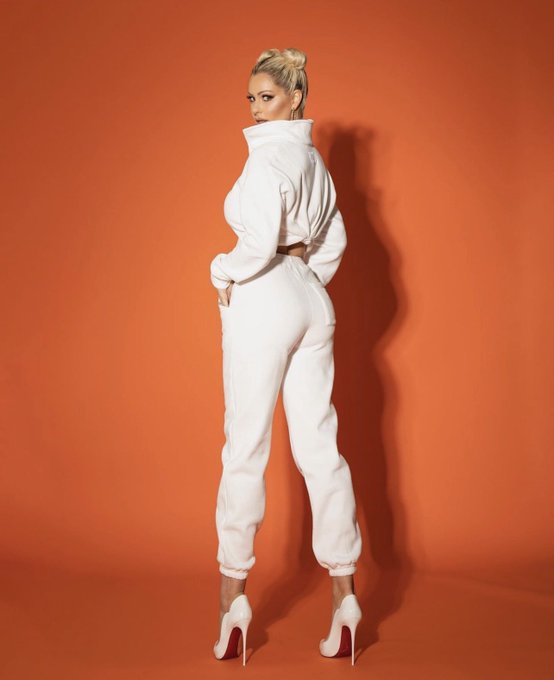 My fav season&hellip;.time for #PumpkinSpice 🎃🍂🤩 https://t.co/8ytv1pth8p<a href="/tag/pumpkinspice"class="tags">#PumpkinSpice</a>