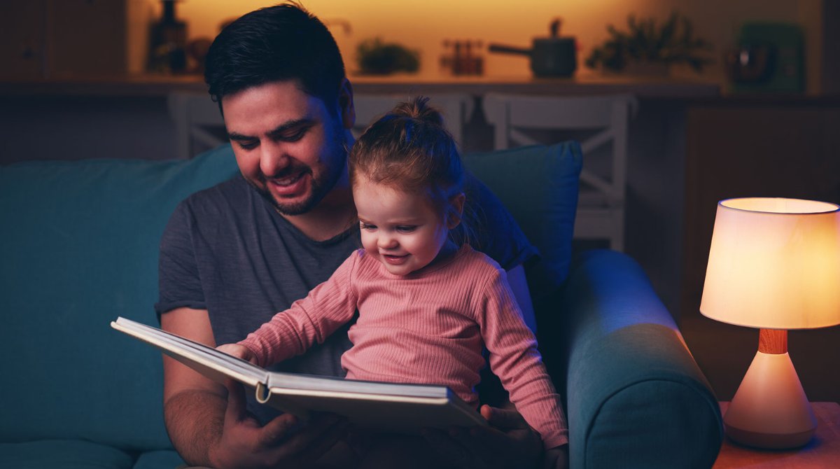 AASMorg's tweet photo. Researchers reviewed video recordings of #bedtime practices, such as parental presence, contact, quiet activities, and technology use, and assessed children’s sleep and found that certain interactions were associated with better #sleep in young kids. Read: https://t.co/o3s2IbKj4A https://t.co/JJAmiL3R9V