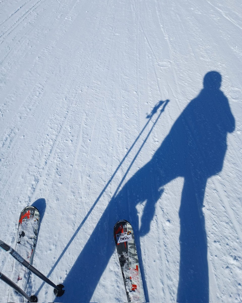 ⛷️ Caminitos de nieve y sol
Invierno en <a href="/CAMLaHoya/">La Hoya</a> ☀️
📍 #Chubut