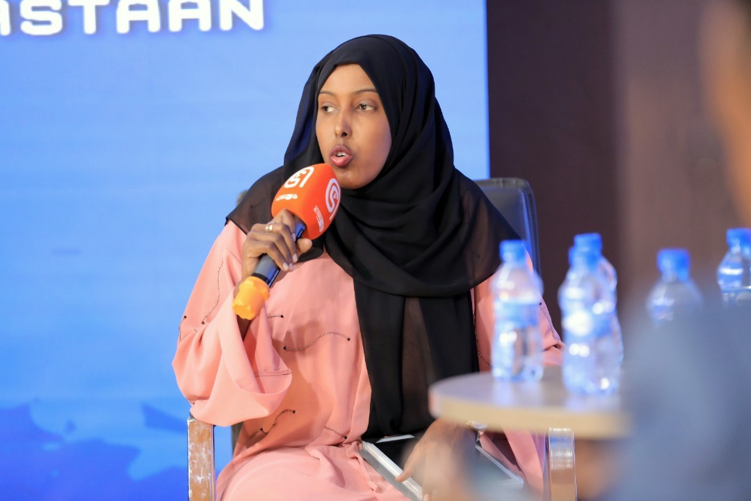gogoldhig's tweet photo. Sharaf ayay ino ahayd in ka mid noqono guest speaker lugu casuumay Panel Discussion "Digital Transformations in to days business" madama Gogoldhig Media Production Company ay ka mid tahay shirkada ka faideystay Digitalka kuna shaqeya sido kalena ardayda bara.
#computingweek https://t.co/btJKhrJyD8