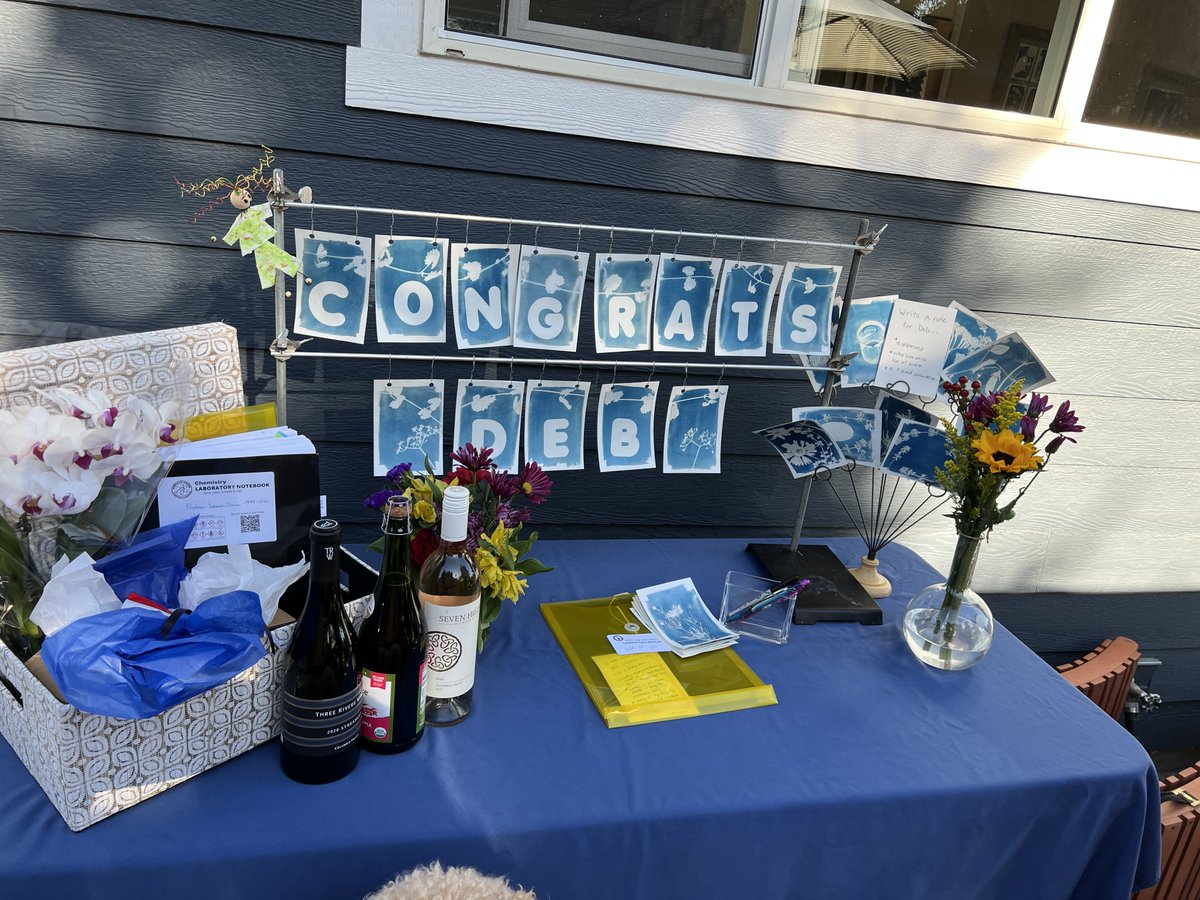 WhitmanChem's tweet photo. After a brief delay, we were able to give retired Senior Lecturer and Chemistry of Art Extraordinaire Deborah Simon the send-off she deserves. After 26 years in the dept., Deb has left an indelible mark on us, our students and our curriculum. Thank you Deb and see you around! https://t.co/iGIfLlSJi8