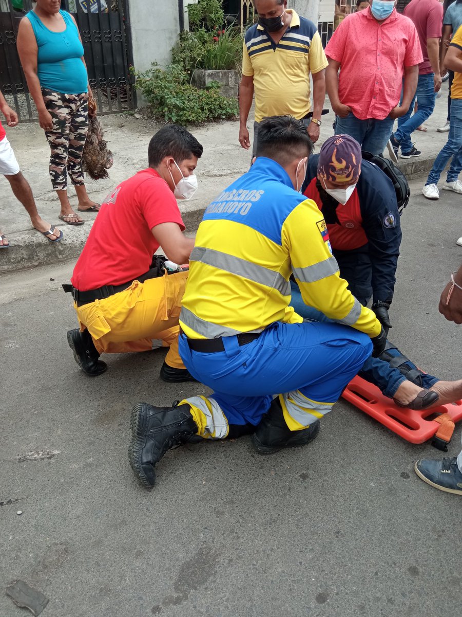 cbomberosbhyo's tweet photo. 📍#Babahoyo
📌Una persona de 60 años, resultó afectada por un accidente de tránsito en Clemente Baquerizo y calle O.
🚑Rescatistas del #CBMB, acudieron de forma inmediata y trasladaron a la ciudadana hasta el Hospital Martín Icaza en condiciones estables.
👨🚒💯✅ https://t.co/sPR7N21zZZ
