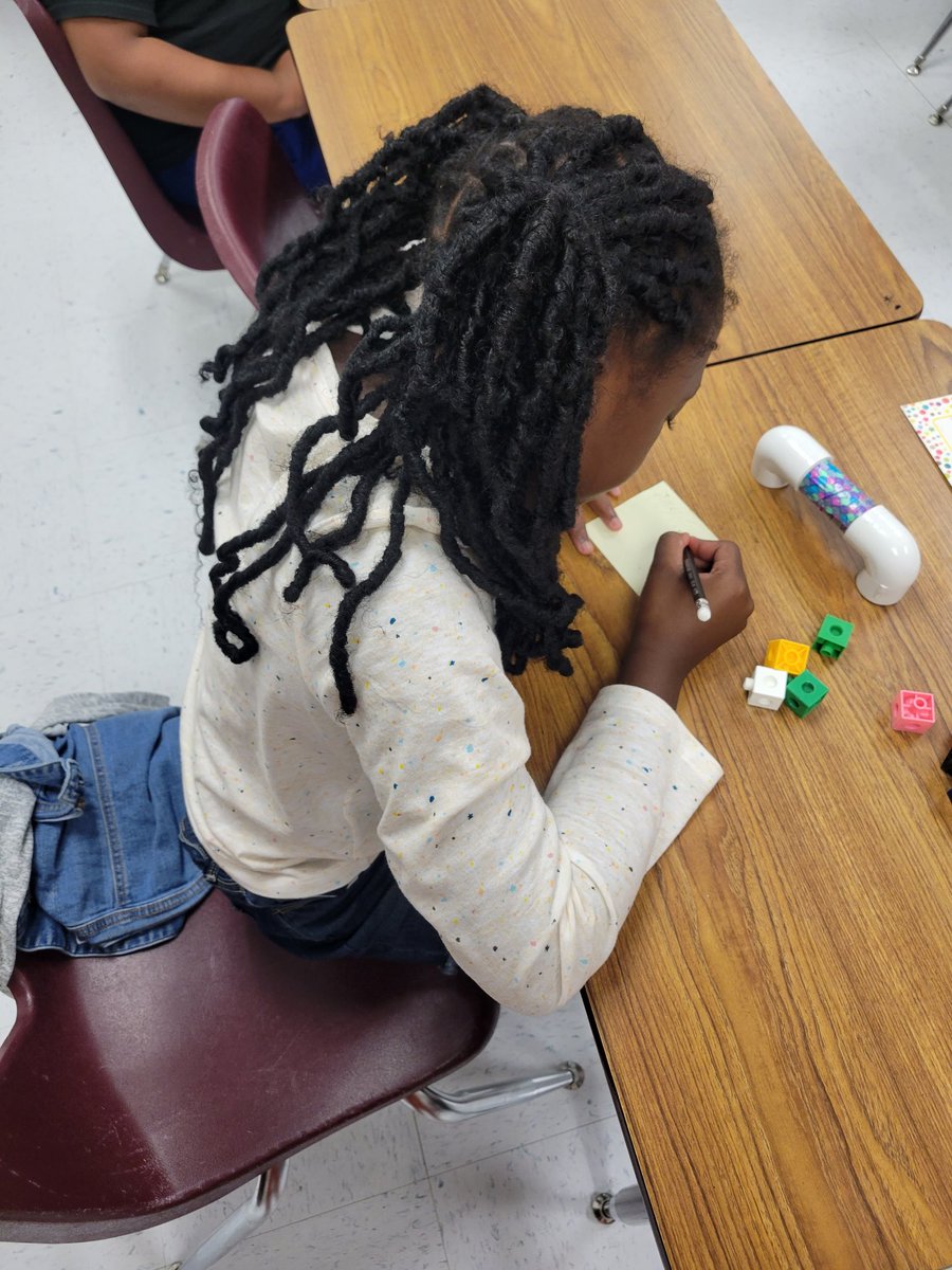 mrs_m_tb's tweet image. Our 3rd grade team did some math review with their students today and began to explore their first reading story! #3rdgraderocks #grow @smithfarmes