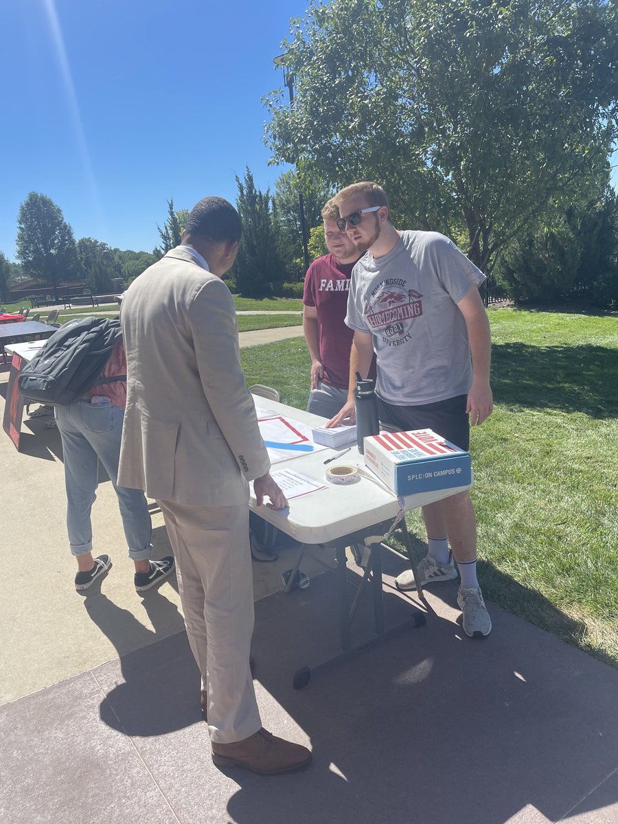 MsidePresident's tweet photo. Stopped by the Morningside Activities Fair today. Over 25 different student groups were recruiting fellow students to join their ranks. #MsideProud https://t.co/LEHQhFz0uK