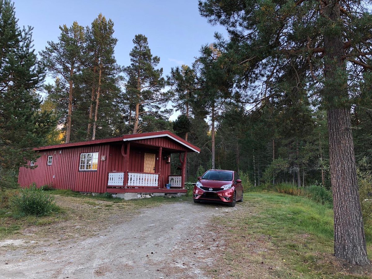 Sabine_Pronk's tweet image. Na Røros richting #Rondane met zicht op #Dovrefjell #norge Slapen in een mooi hutje.