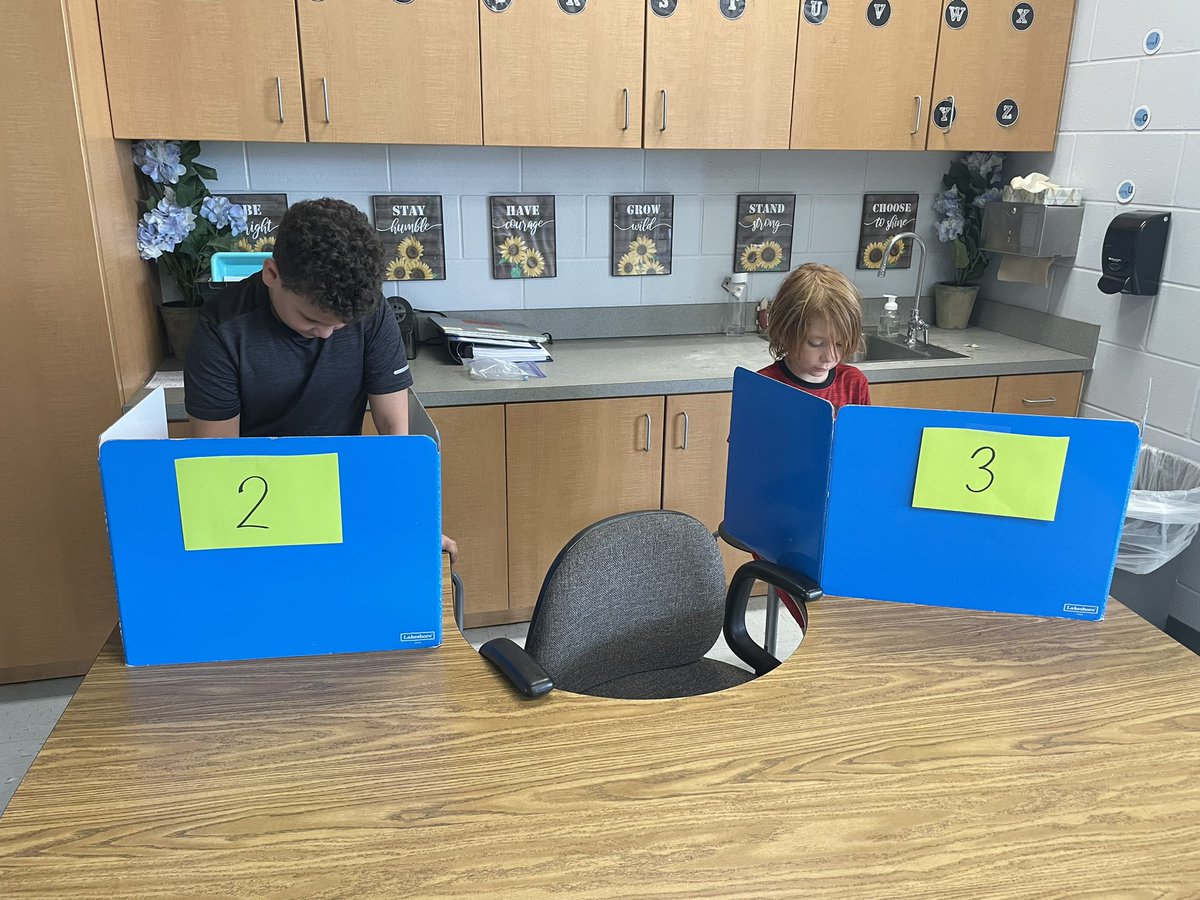 MissMarchio's tweet photo. Scientists need to Synergize! Today we had to practice two critical skills or a scientist, communication and making models! https://t.co/UW6hcQOOlo