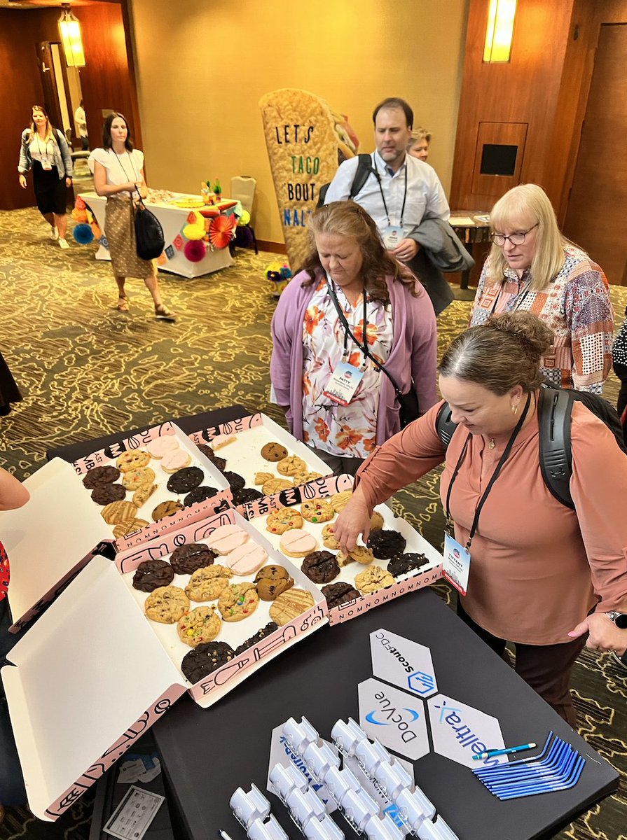 PakEnergyLLC's tweet photo. The Pak….has your snack!! 🍪
PakEnergy is toooo sweet proving an afternoon Crumbl Cookie break for #NALTA attendees. You know what goes great with cookies? Some excellent software! #PakEnergy #Software #OilandGas https://t.co/tKDAzZEuzI