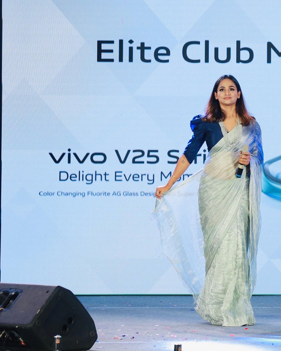 AnkitaAnkkie's tweet photo. An event worth Remembering!🎤💫
Proud host for vivo from last 6 years…
Glad and Honoured!!
.
Clothing & jewellery: Ankkie
.
.
.
.
#hostindia #emcee #emceeindia #emceeodisha #ankitamohanty #emceeankitamohanty #actress #actressindia #ollywood https://t.co/VlOVCglOzK