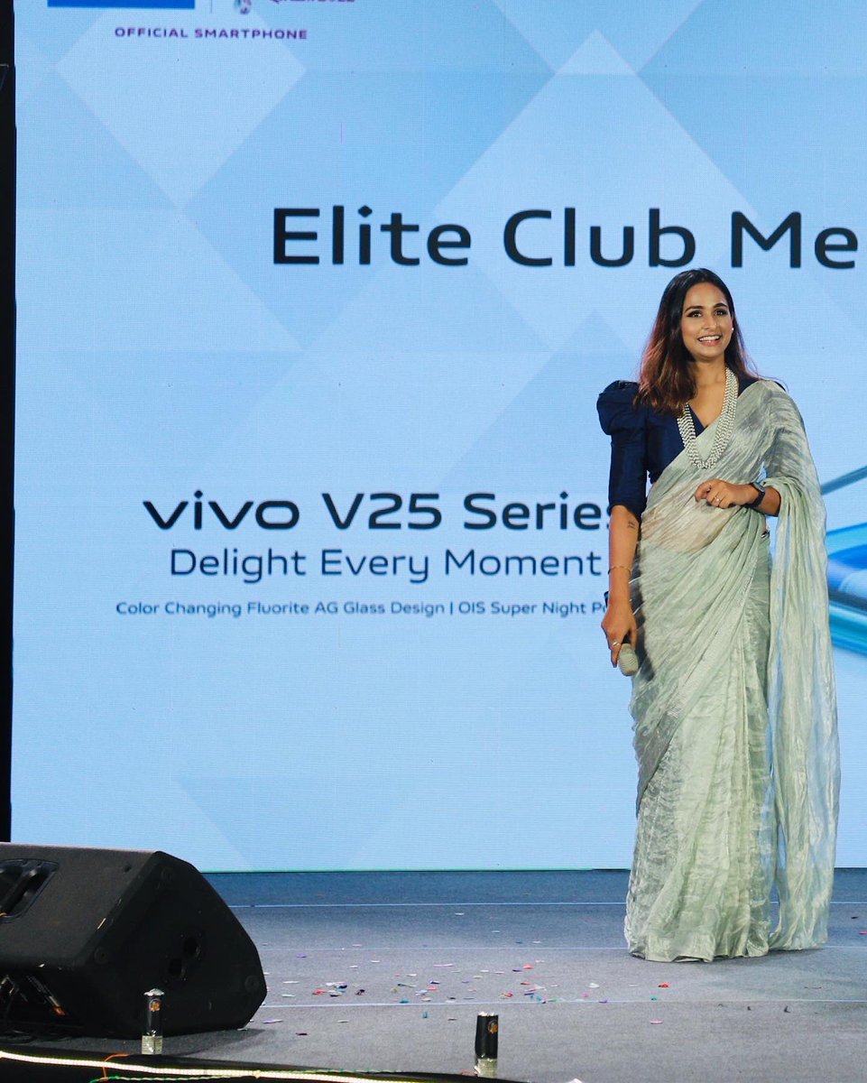 AnkitaAnkkie's tweet photo. An event worth Remembering!🎤💫
Proud host for vivo from last 6 years…
Glad and Honoured!!
.
Clothing & jewellery: Ankkie
.
.
.
.
#hostindia #emcee #emceeindia #emceeodisha #ankitamohanty #emceeankitamohanty #actress #actressindia #ollywood https://t.co/VlOVCglOzK