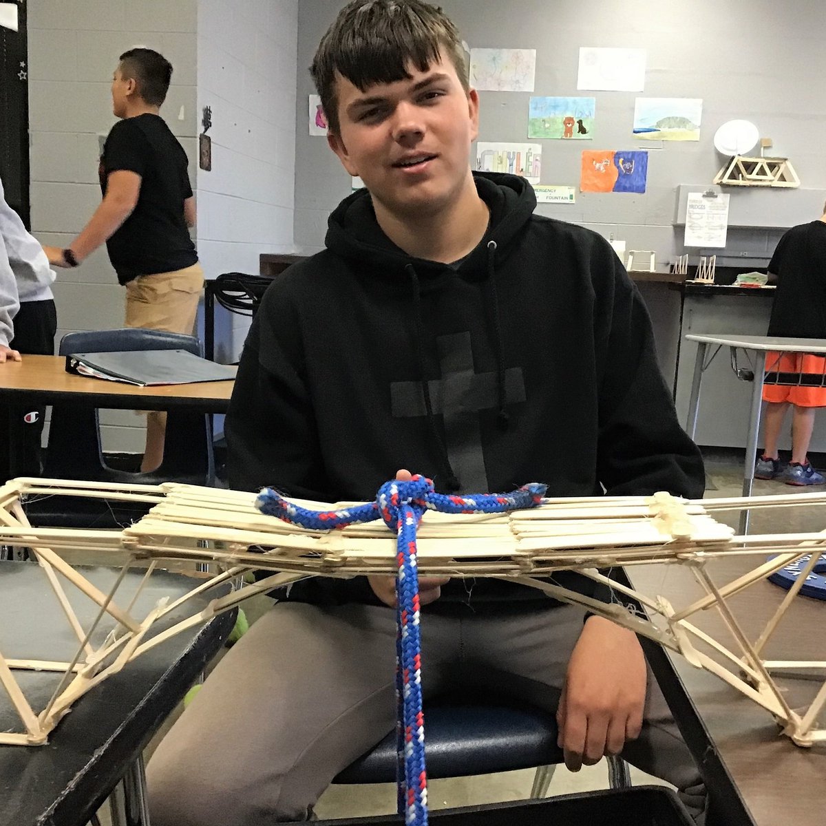 moore_middle's tweet photo. Check out these Explorations in Engineering students showing off their incredible bridge building skills! 

#jeffcopublicschools #mooremiddleschool #greatdaytobeamustang #futureengineer https://t.co/yDlUhRQMRT