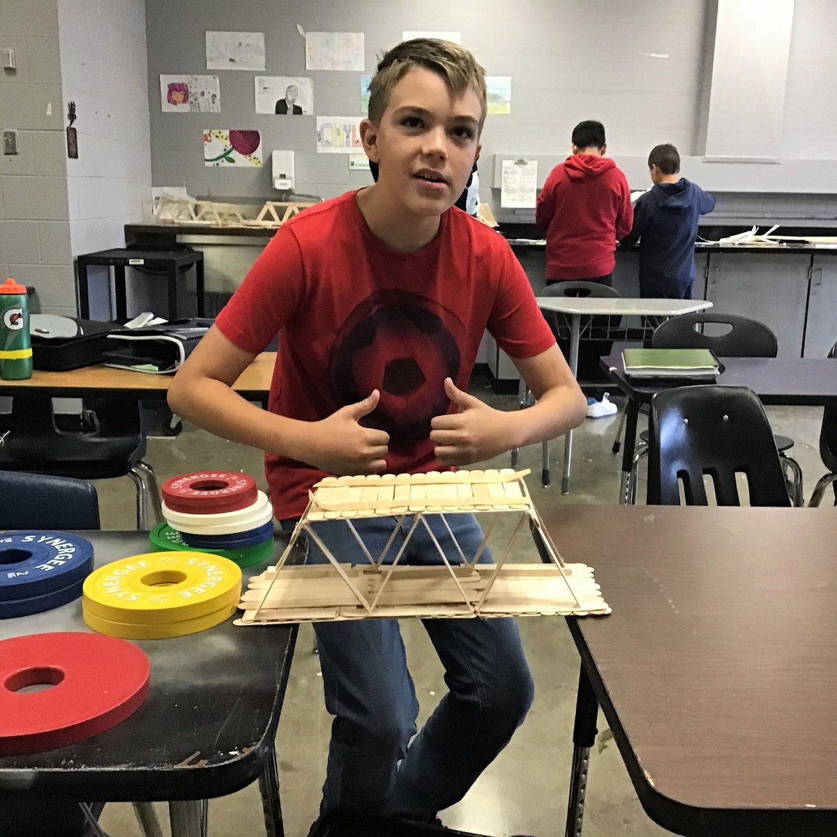moore_middle's tweet photo. Check out these Explorations in Engineering students showing off their incredible bridge building skills! 

#jeffcopublicschools #mooremiddleschool #greatdaytobeamustang #futureengineer https://t.co/yDlUhRQMRT