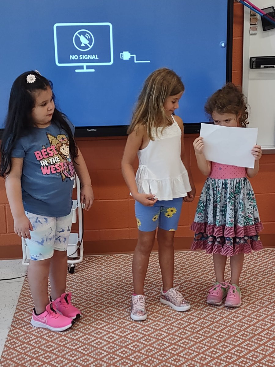 mslopezteaches's tweet photo. Today we talked about what it means to be a good friend and classmate. I also learned a majority of my class expected there to be a class pet, a disco ball, balloons, and a waterslide. 😁🤷#lyonsfarm https://t.co/BqsR7P85VW