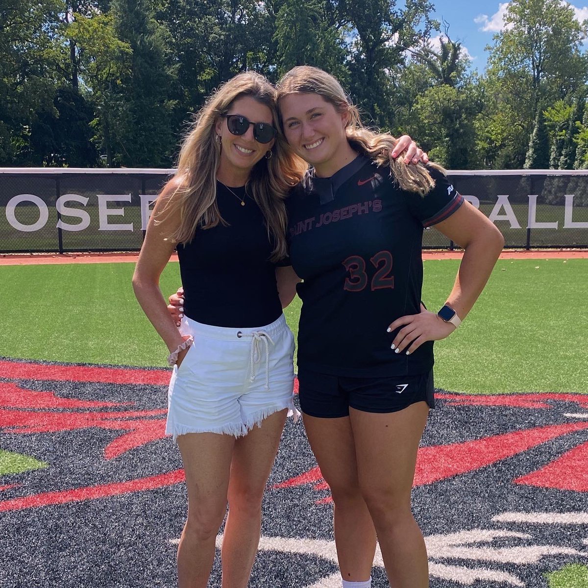 Jenna44Wagner's tweet photo. Super excited and blessed to announce that I will be furthering my academic and athletic career playing division 1 softball at Saint Joseph’s University! I want to thank my parents for always supporting me and all the coaches who have helped me along the way! @SJUHawks_SB 🦅 https://t.co/XgtFvGLEbd
