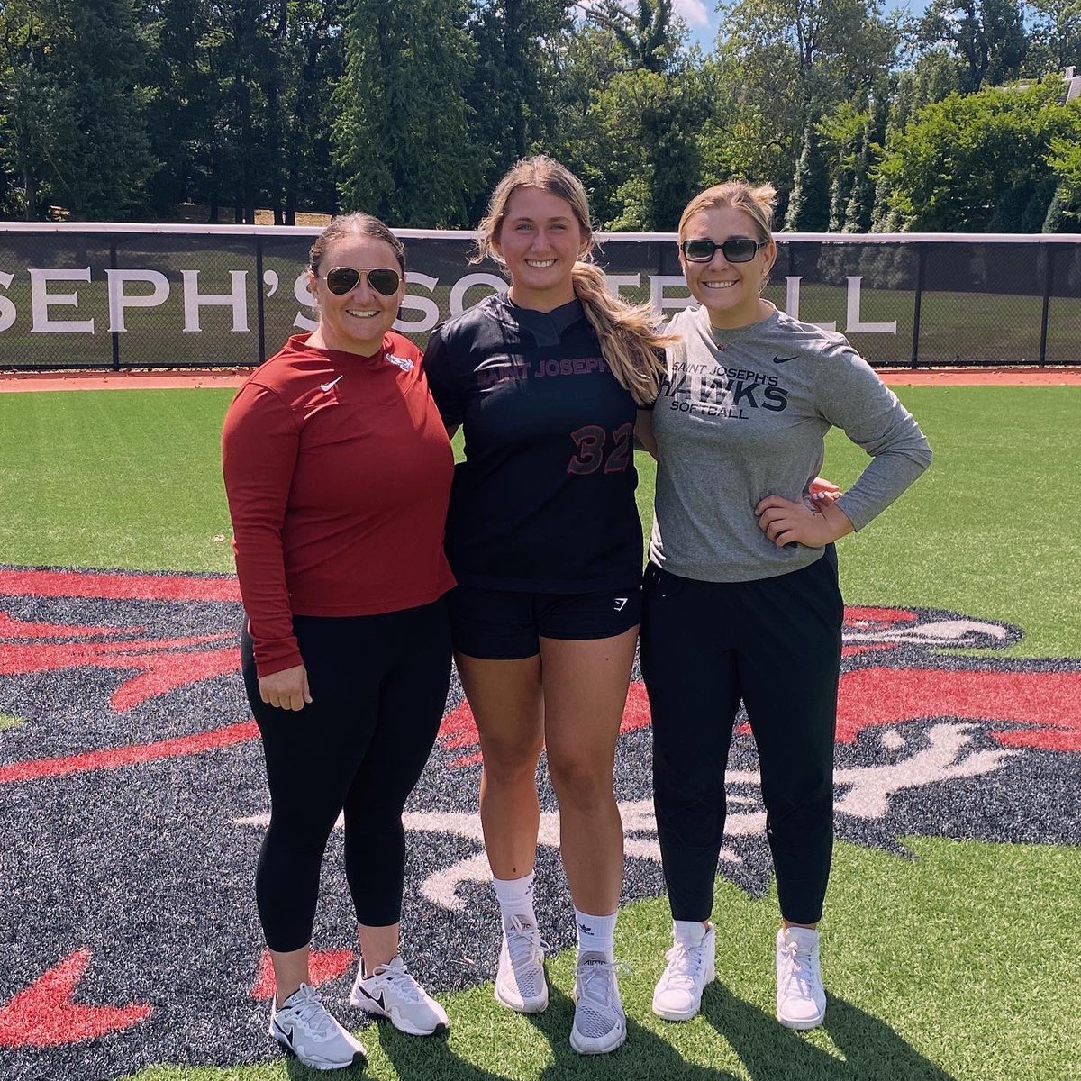 Jenna44Wagner's tweet photo. Super excited and blessed to announce that I will be furthering my academic and athletic career playing division 1 softball at Saint Joseph’s University! I want to thank my parents for always supporting me and all the coaches who have helped me along the way! @SJUHawks_SB 🦅 https://t.co/XgtFvGLEbd