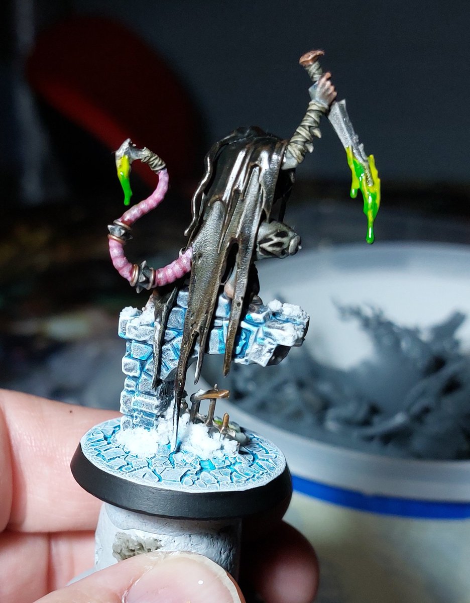 Evans_903's tweet photo. DeathMaster finished ready to show the Tree-things why he is the master of death with lots of Stab-Stab Kill-Kill Die-Die
#Skaven #DeathMaster #AgeofSigmar #PaintingWarhammer #WarhammerCommunity https://t.co/YhsnK8XuzK