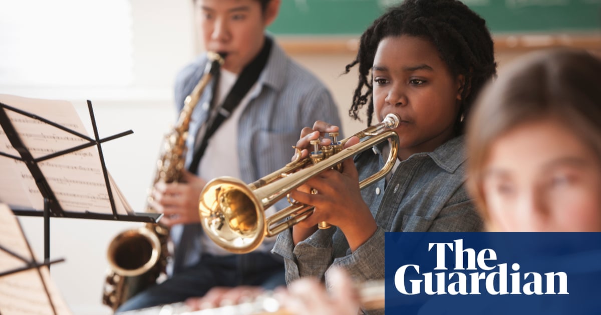 Just like listening to classical music while studying, playing an instrument as a child can have a positive impact on the brain later in life.

bit.ly/3ACjFx9