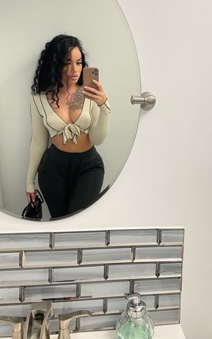 🍂 https://t.co/FnetvERadj