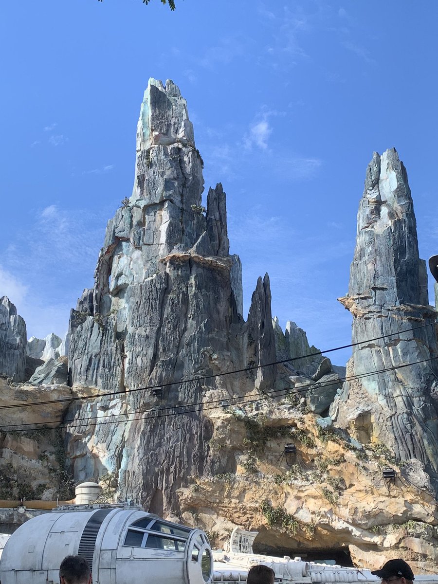 miktayla's tweet photo. galaxy’s edge with my gamer 🤍 https://t.co/RHgCkSpGEI