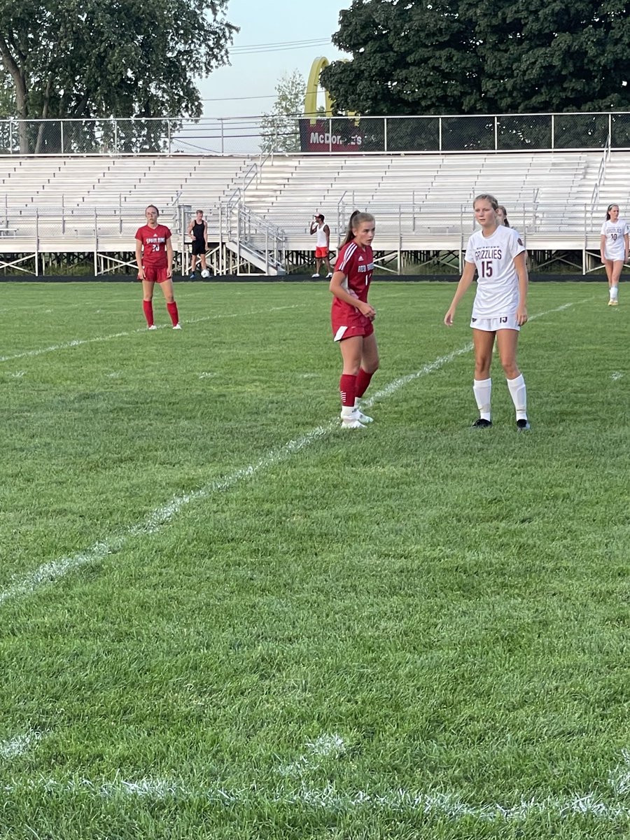 SpldngAthletics's tweet image. Varsity girls soccer lost 7-3. The goals were by Mackenzie Brochu-2 &amp;amp; Natalie young …….JV lost 5-0